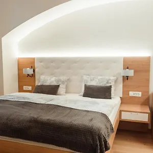 Operna Klet Hotell